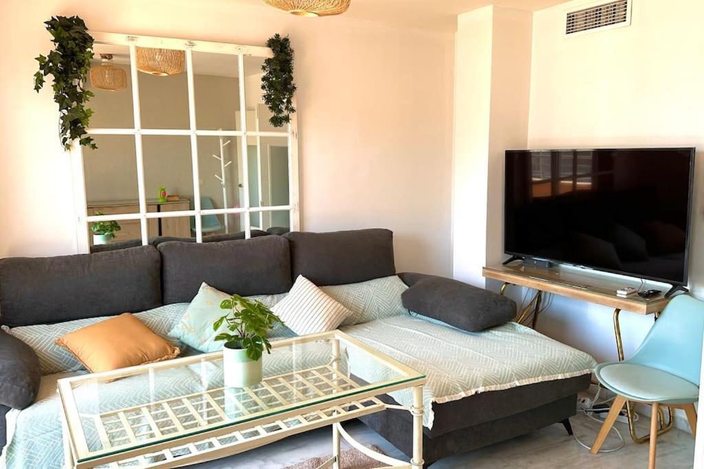 Atico Puerto Marina 2 Hab Con Piscina, 500M De La Plata Lägenhet Torremolinos Exteriör bild